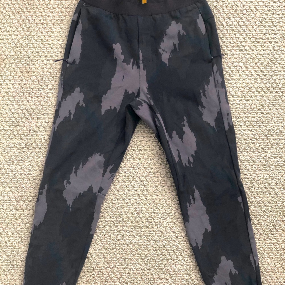 Lululemon / Robert Geller